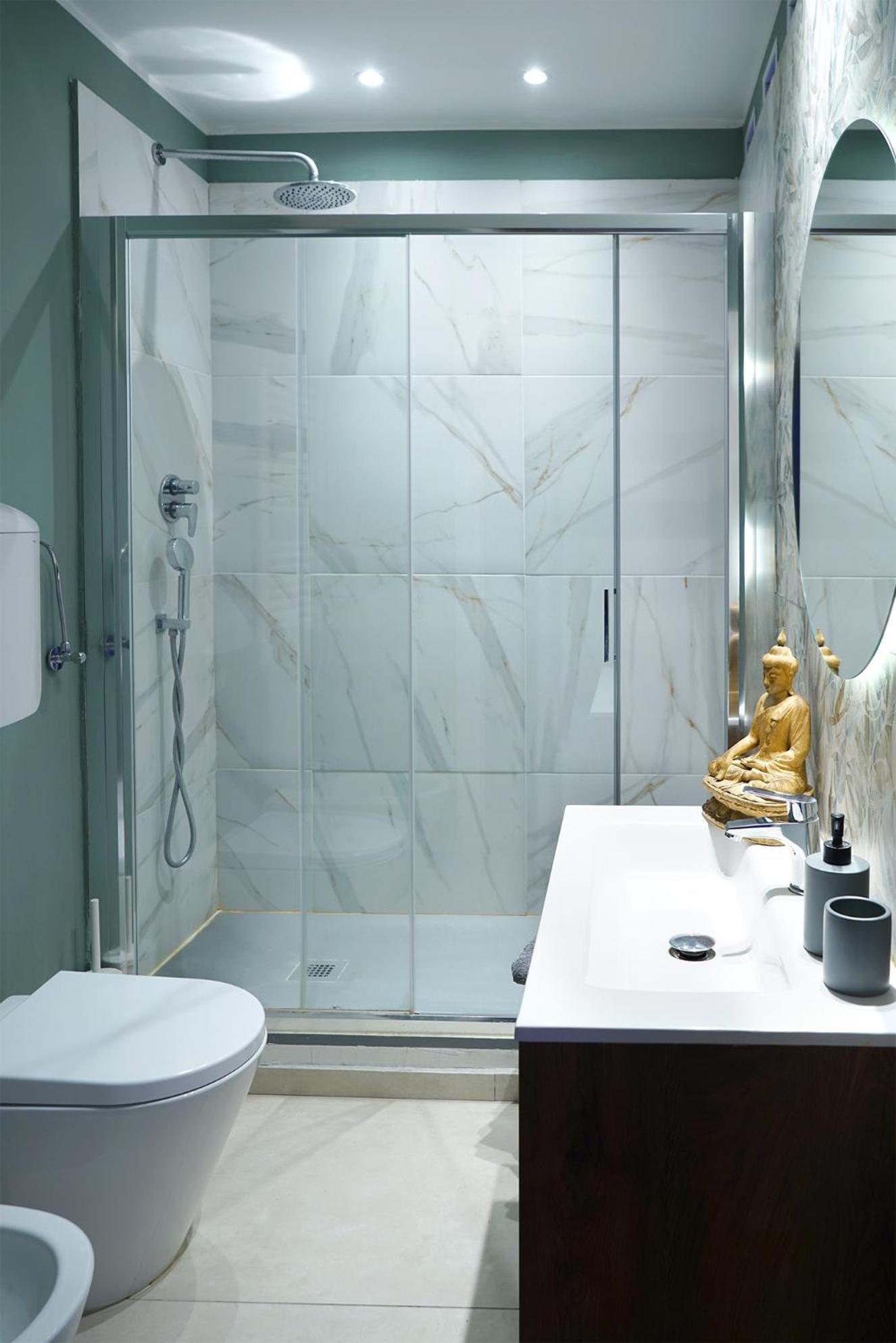 Apartment B32b Modern, Functional And Fully Equipped One Bedroom With A Lovely Small Balcony *